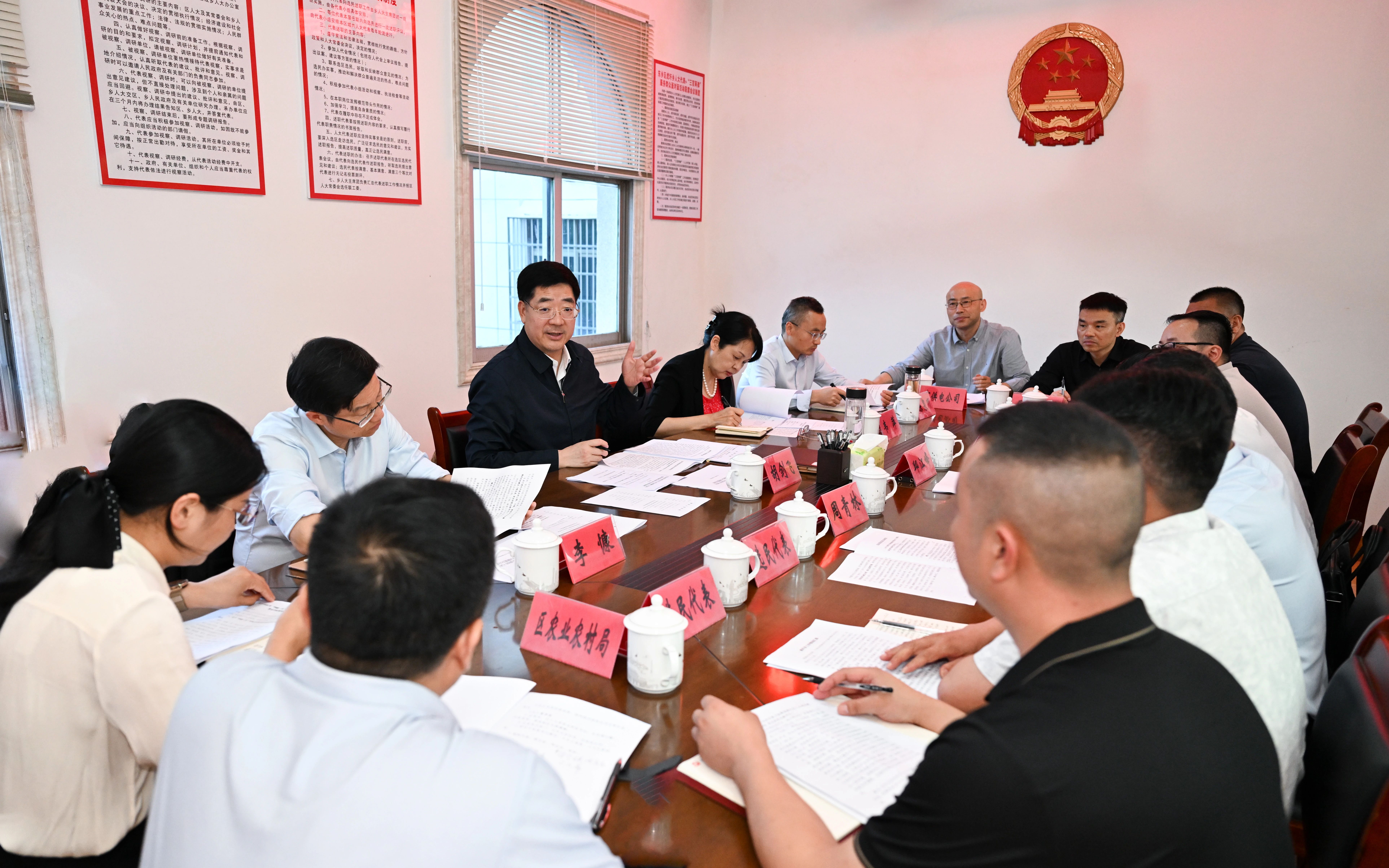 胡劍飛在東鄉(xiāng)開展接待選民活動